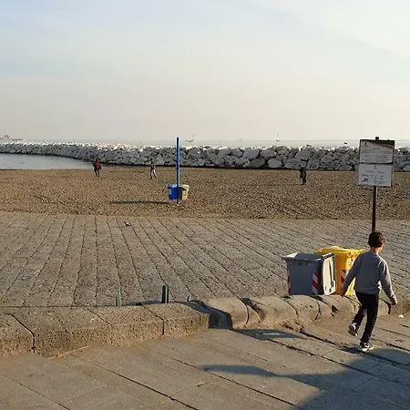 Chiaia Maison דירה *